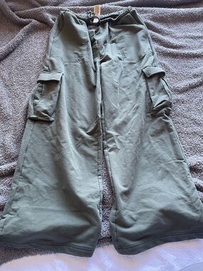 Open Edit Green Wide Leg Cargo Sweatpants